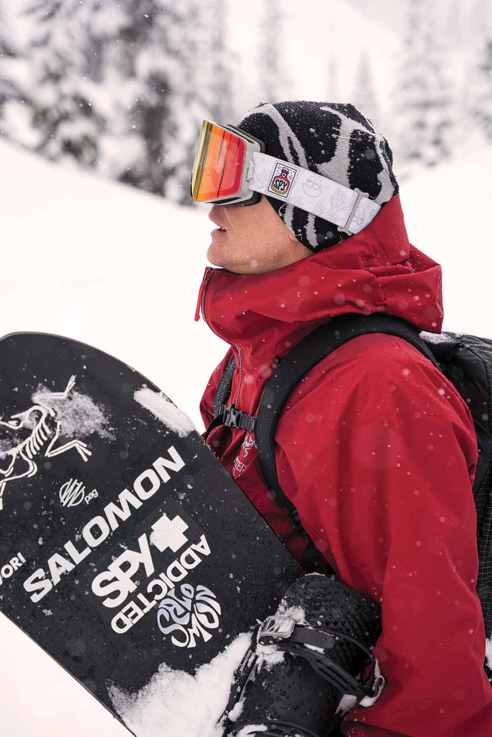 Victor Daviet wearing snowboard goggles